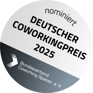 Nominiert fuer den Deutschen Coworkingpreis 2025 300x300 Das Bild zeigt einen Kreis auf dem "nominiert: Deutscher Coworkingpreis 2025" steht