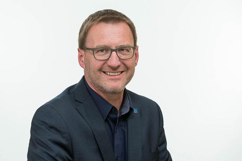  Prof. Dr.-Ing. Eckart  Wolf 