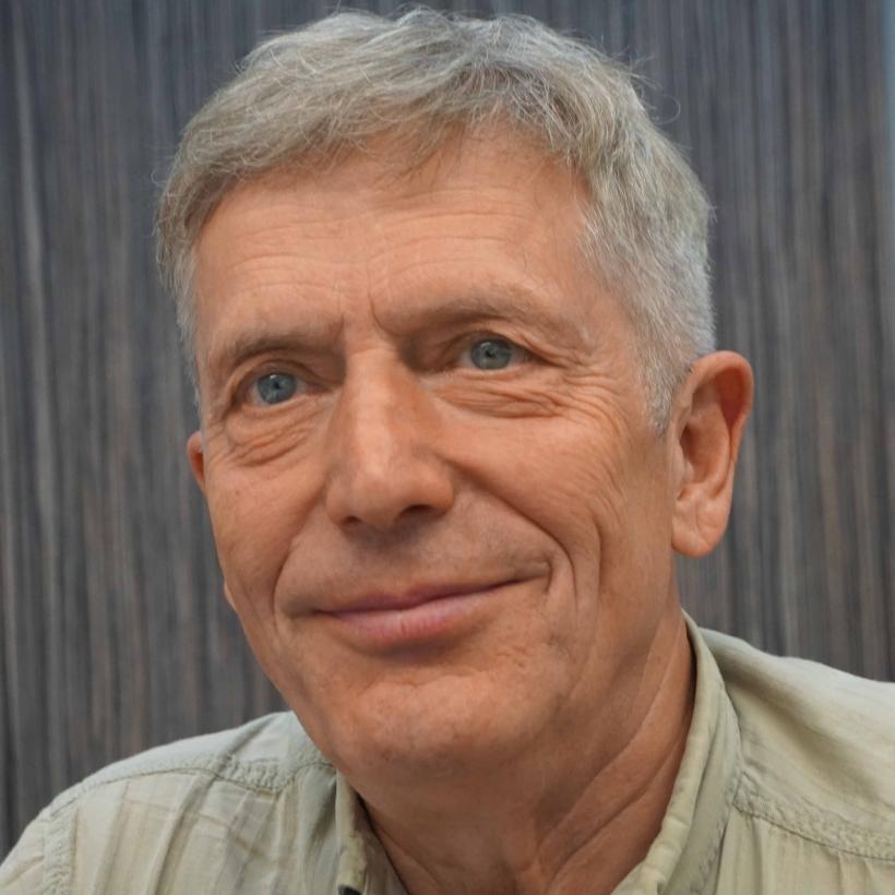  Prof. Dr.rer.nat.habil. Sigurd  Schrader 