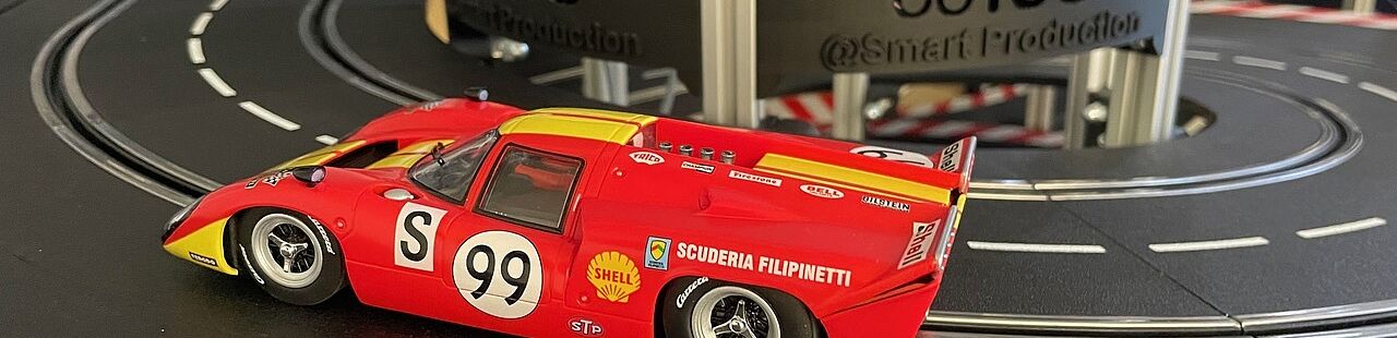 Original Carrerafahrzeug auf der Anlage