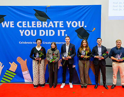 Absolvent*innen bei der Absolvent*innen-Verabschiedung 2024/2025