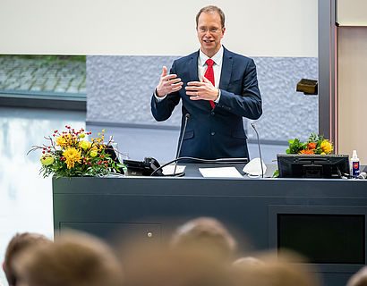 Prof. Jörg Reiff-Stephan bei der feierlichen Verabschiedung 2021 Fachbereich INW
