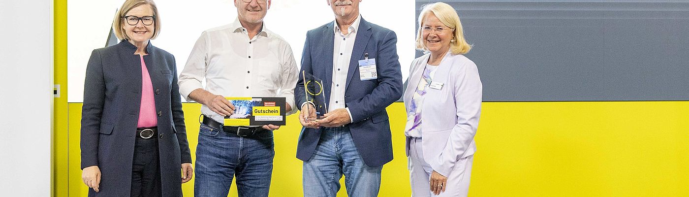 Die glücklichen Gewinner der TH Wildau bei der Preisverleihung des delina Awards auf der Learntec in Karlsruhe