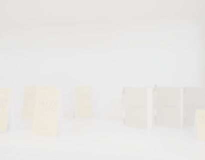 das Bild zeigt Merch mit startINN branding