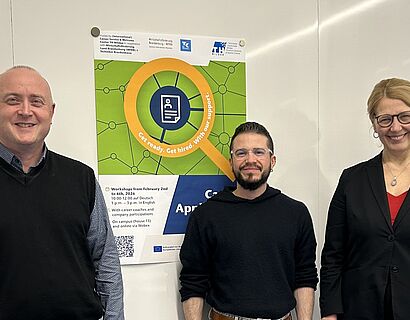 Gruppenfoto, auf dem das Orga-Team und der Referent zu sehen sind
