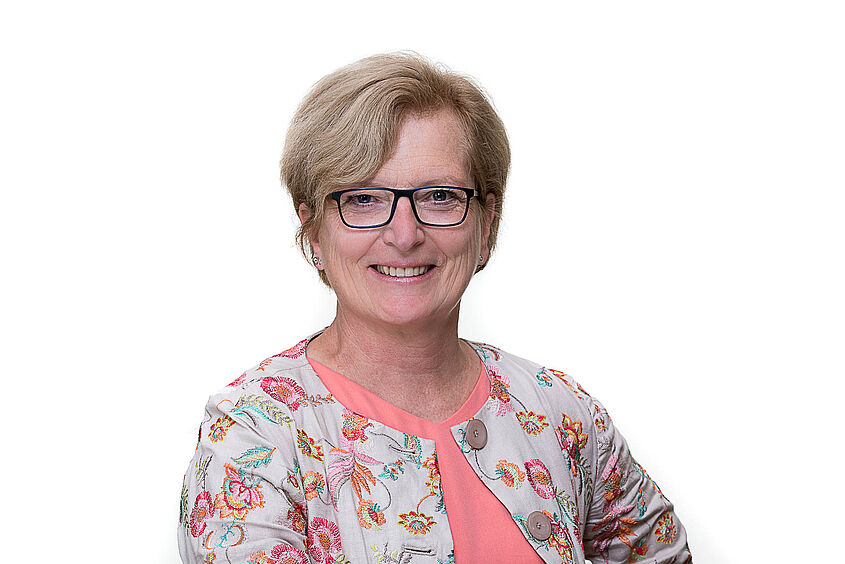 Tippe Ulrike FOX 200922 02 web Portrait Prof. Ulrike Tippe