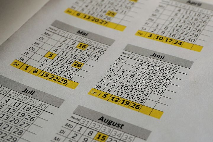 Fotographie eines Kalenders, Bildausschnitt zeigt einige Monate