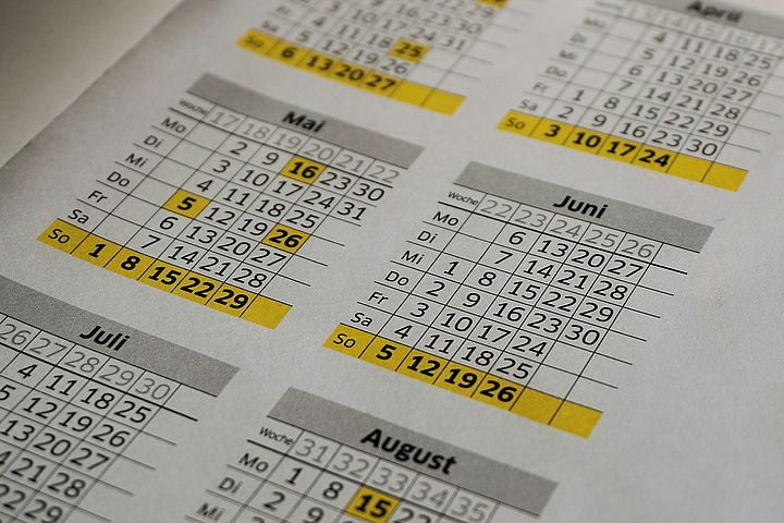 Calendar 1255951 1280 Fotographie eines Kalenders, Bildausschnitt zeigt einige Monate