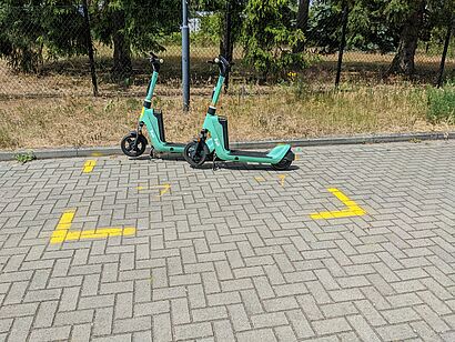 E-Scooter in Station geparkt