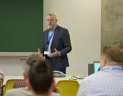 Bernd Heimer von der TH Wildau bei seinem Vortrag auf Wildauer Verwaltungstag 2023
