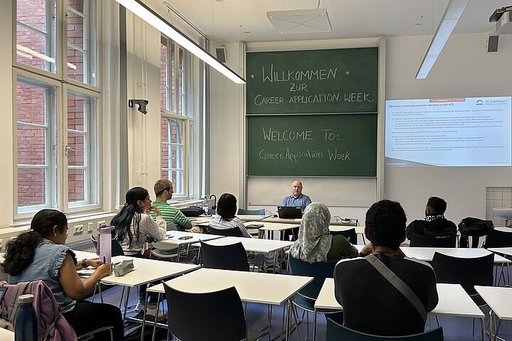 Career Application Week Session vor Ort im Lehrraum