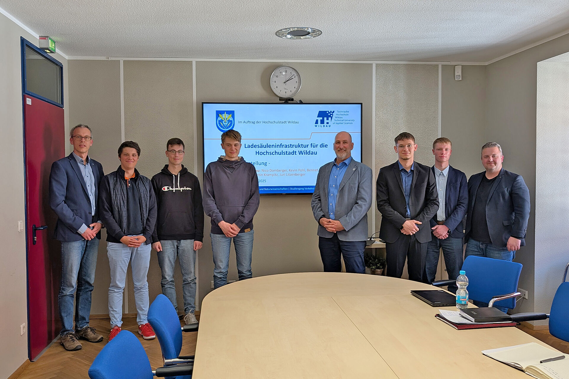 Studierende der Verkehrssystemtechnik zu Besuch bei BM Nehrlich