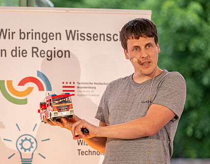 Science Slam von Stefan Kupper in der Präsenzstelle Velten (Bild: Thomas Roese)
