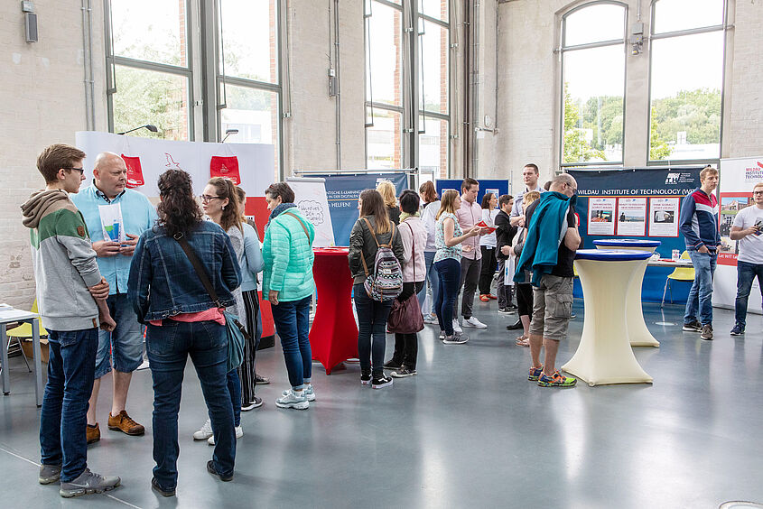 Hochschulinformationstag 2019 Hochschulinformationstag 2019 der TH Wildau Informationsstände