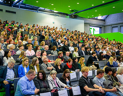 Voll besetztes Audimax der TH Wildau