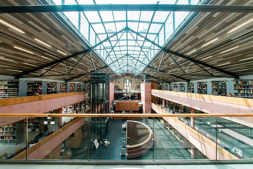 Wildau mai 2016 466 Bibliothek (innen)