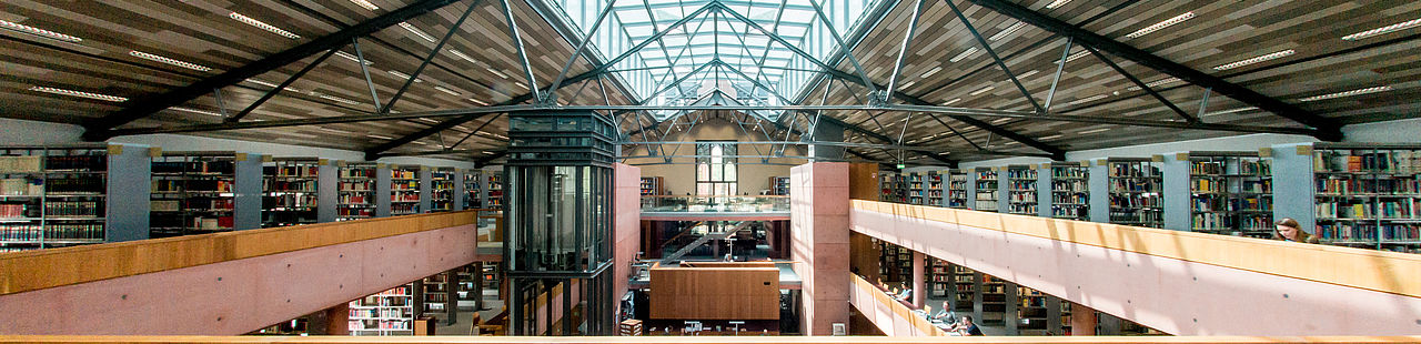 Bibliothek (innen)