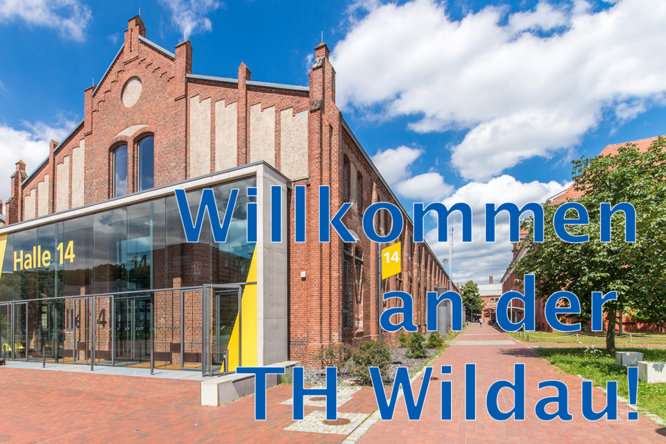 Willkommen Titelbild Hochschulgebäude und Text "Willkommen an der TH Wildau"