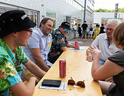 Gespräche an Bierbänken