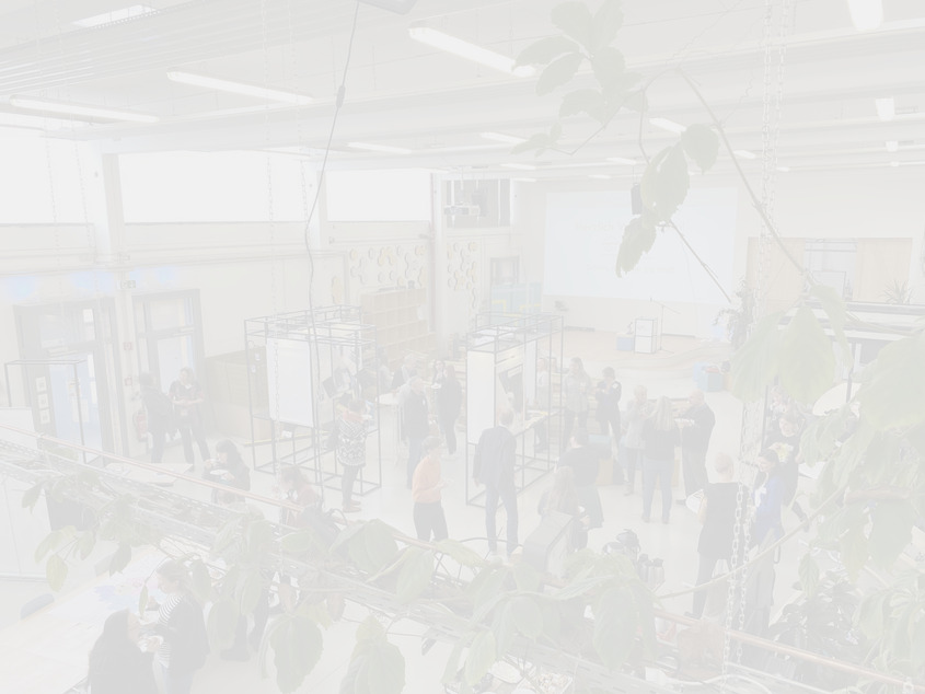 Austausch und Netzwerken in einer Veranstaltungspause im Gewerbehof Luckenwalde