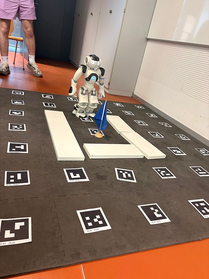NAO Roboter in Lehrveranstaltung Robotik 2