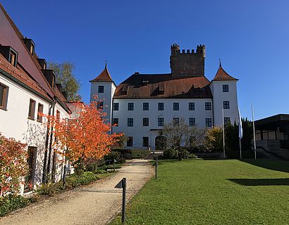 Rückansicht die Burg Reisensburg