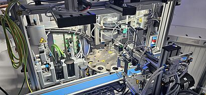 SeeHund Produktionslinie im Labor für Automatisierungstechnik