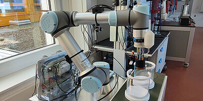 Gefriergreifer im Labor der Automatisierungstechnik