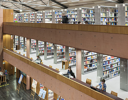 Lesesaal in der Hochschulbibliothek