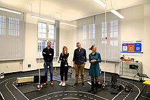 Kooperation Vertreterinnen und Vertreter der TH Wildau und VIVESS University im neuen Future Mobility Lab der TH Wildau