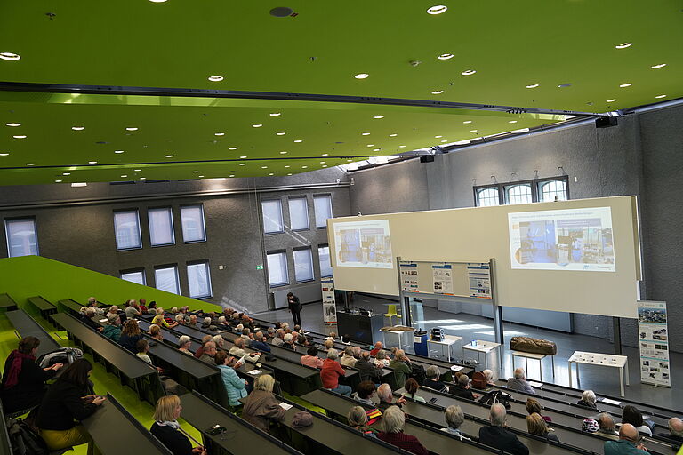 Vortragssituation im Audimax der TH Wildau bei den Senior*innenseminaren 2025