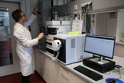 Hochdruckflüssigkeitschromatographie-Massenspektrometer