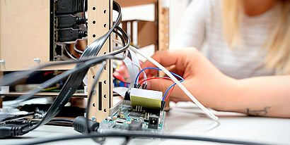 Studentinnen im Telematik-Labor