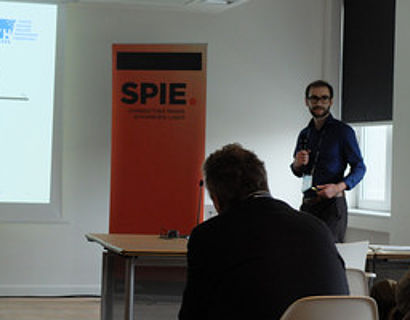 Parick Steglich bei einem Vortrag der SPIE Konferenz