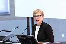 Absolventenverabschiedung 2018 Präsidentin Absolventenverabschiedung 2018 Präsidentin