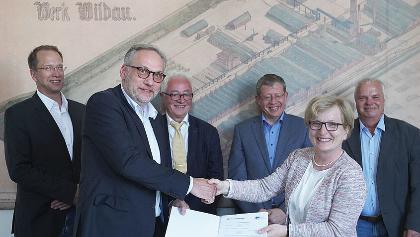 TH Wildau und Energiequelle GmbH unterzeichnen Kooperationsvertrag