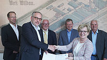 Kooperationsvertrag energiequelle TH Wildau Krueger Christine 20190603 TH Wildau und Energiequelle GmbH unterzeichnen Kooperationsvertrag