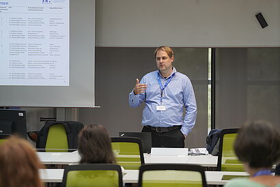 Prof. Ronny Freier bei seinem Vortrag beim Wildauer Verwaltungstag 2023