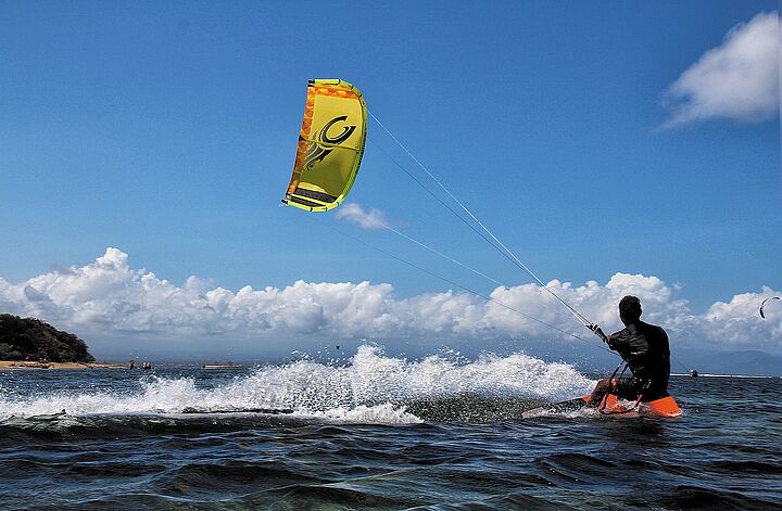 Kite surfing 1778289 1280 Kiten