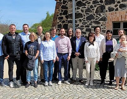 Teilnehmende des Netzwerkscamps beim Gruppenfoto