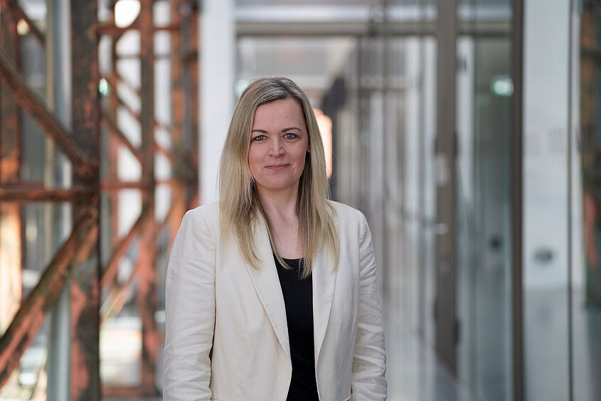 Prof. Verena Klapschus