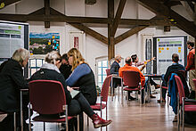 240205_TH_News_1_Denkfabrik_FW Wie gelingt die Wärmewende hier in der Region? Das ist das Thema der 1. Denkfabrik Wärmewende am 14. Februar 2023 in Fürstenwalde.Auf dem Bild Bürger/-innen im Austausch bei einer Veranstaltung in Fürstenwalde