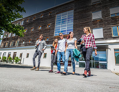 FH Salzburg Campus Kuchl Studierende Eingang