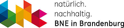 Banner des BNE; Aufschrift: natürlich. nachhaltig. BNE in Brandenburg