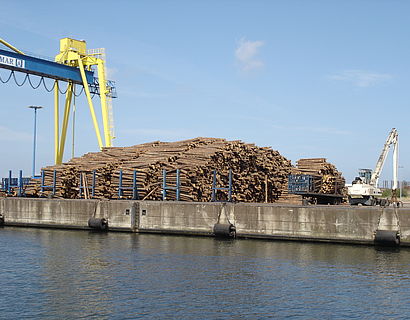 Ladekai Holzhafen Wismar