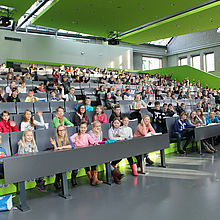 ​„Damit das Geschenkpaket pünktlich ankommt“: 13. Kinderuniversität startet am 30. September 2017 mit Vortrag über Verkehrslogistik