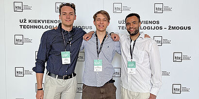 Drei Studierende bei der Konferenz des Baltic University Programmes