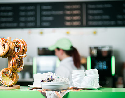 An der Kaffeebar "HaSi" in der Halle 17