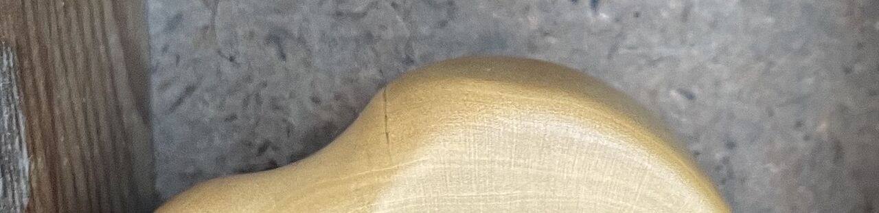 Holzauto zum Spielen 