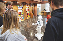 Wilma in der Bibliothek - Hochschulperle Wilma in der Bibliothek - Hochschulperle